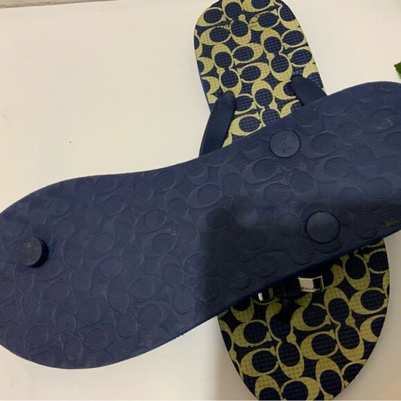 Coach Amel Blue and Tan Rubber Signature C Flip Flop Sandals Silver Bow Size 7-8 - Picture 9 of 10